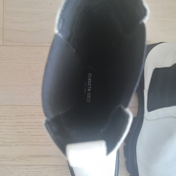 Kenneth Cole New York Women's Maple Pull On Chelsea Lug Sole Boots White, Sz 10 - Picture 9 of 10